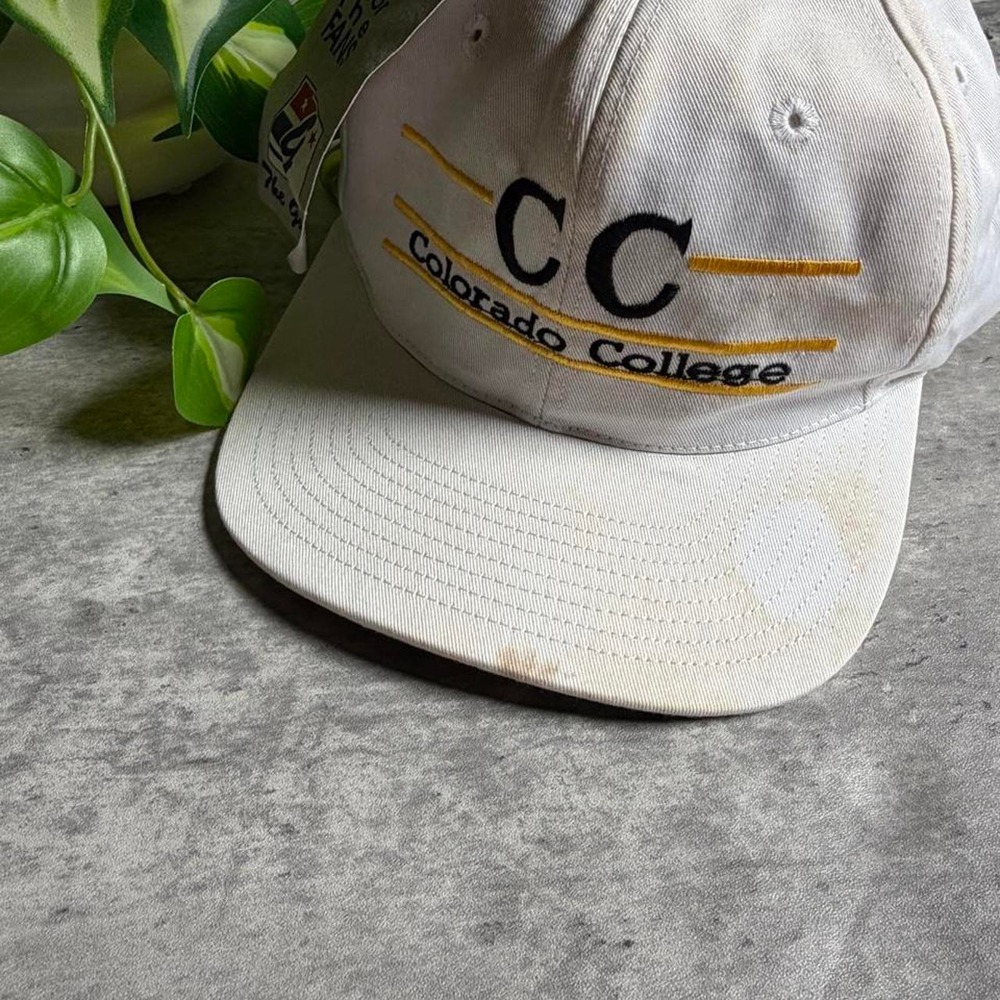 Vintage 90s Coloradoā college script hat
